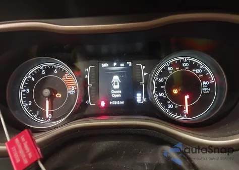 2016 Jeep Cherokee Latitude z USA, uszkodzony, nr VIN 1C4PJMCS3GW157089